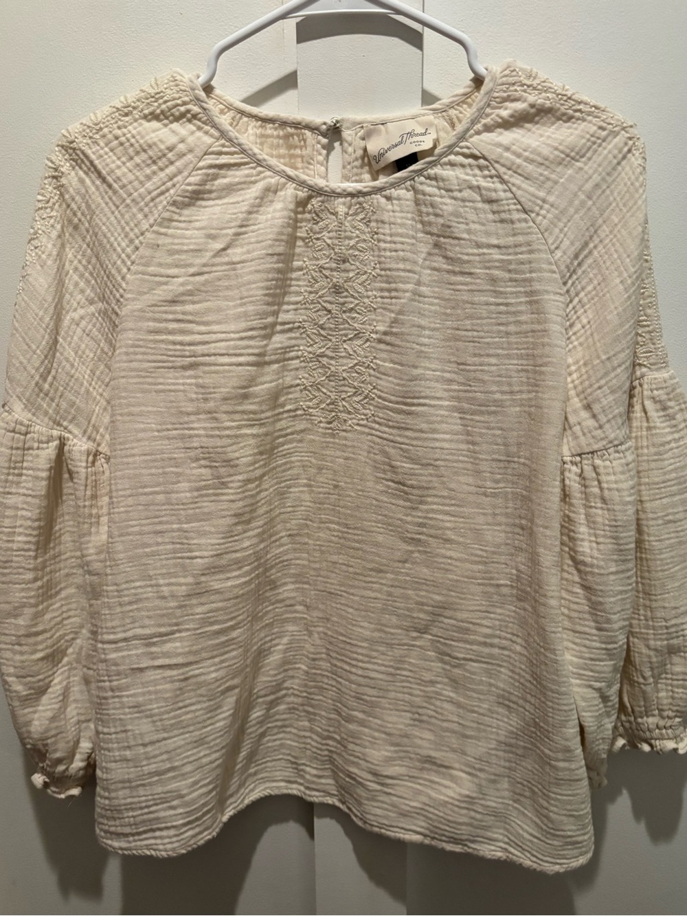 Universal Thread Embroidered Peasant Top Sz M